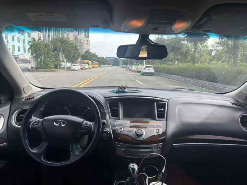 珠海16年英菲尼迪QX605
