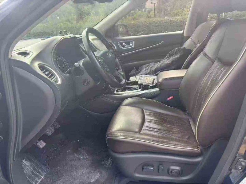 珠海16年英菲尼迪QX606