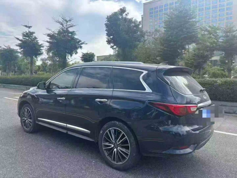 珠海16年英菲尼迪QX607
