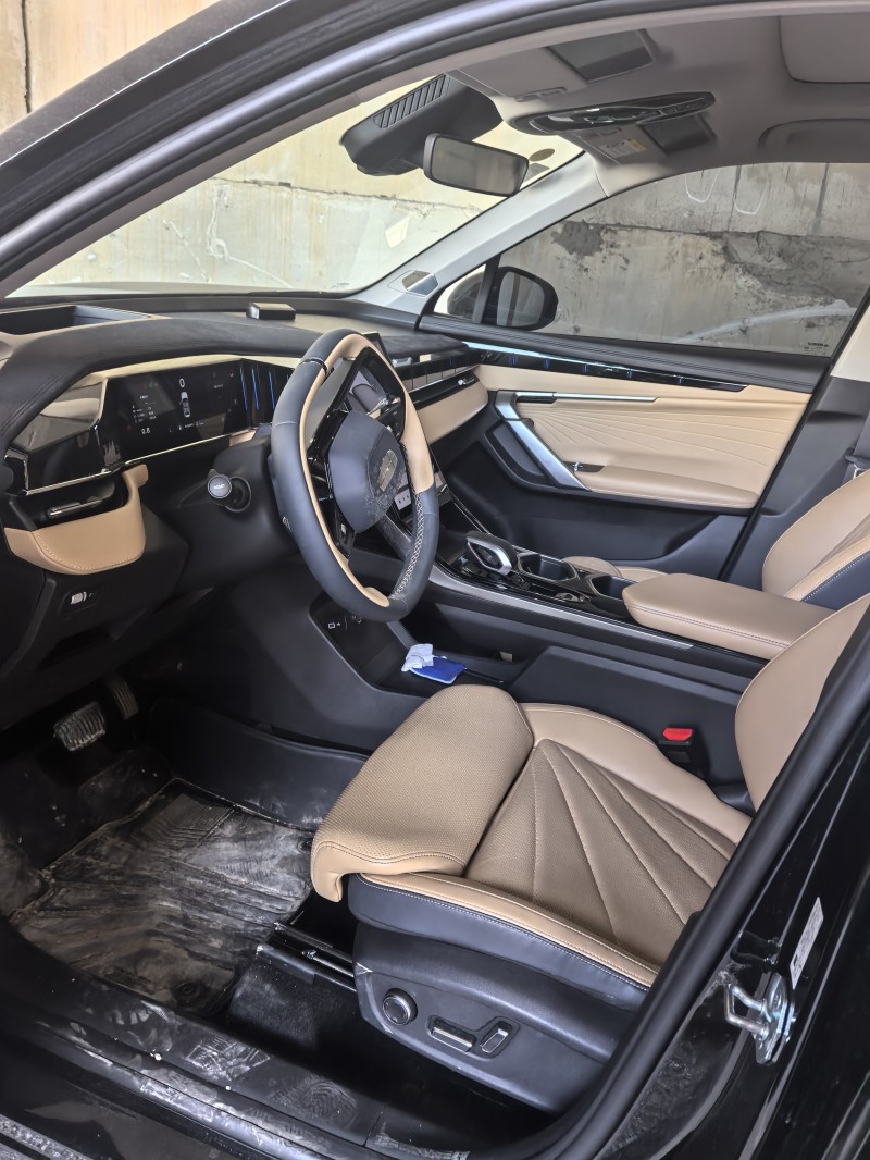 贵阳22年吉利博越5