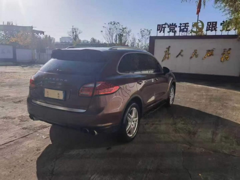 潍坊13年保时捷卡宴8