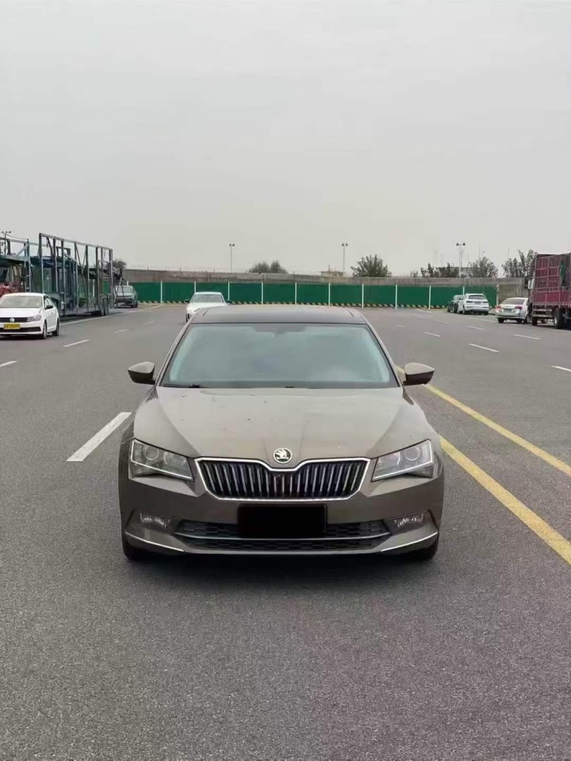 潍坊18年斯柯达速派1