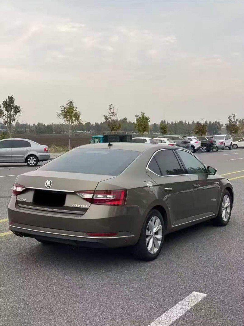 潍坊18年斯柯达速派8