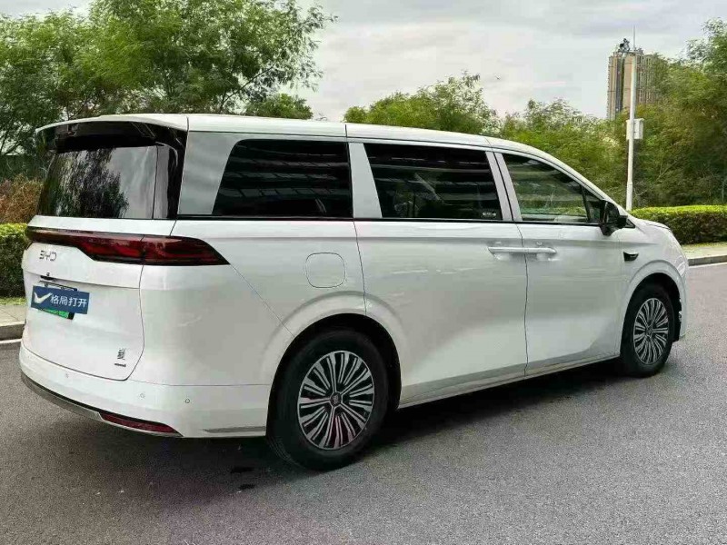 珠海25年比亚迪夏7