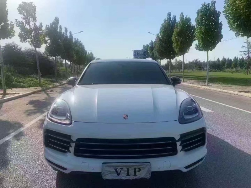 郑州19年保时捷卡宴1