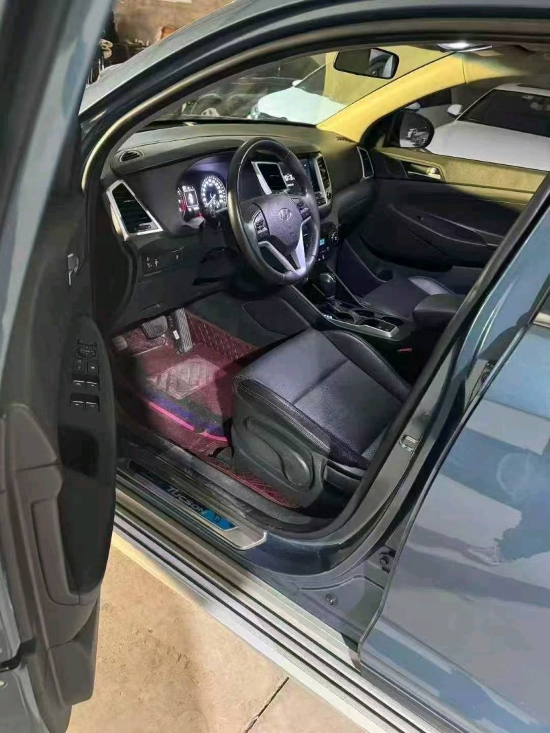 包头17年现代途胜6