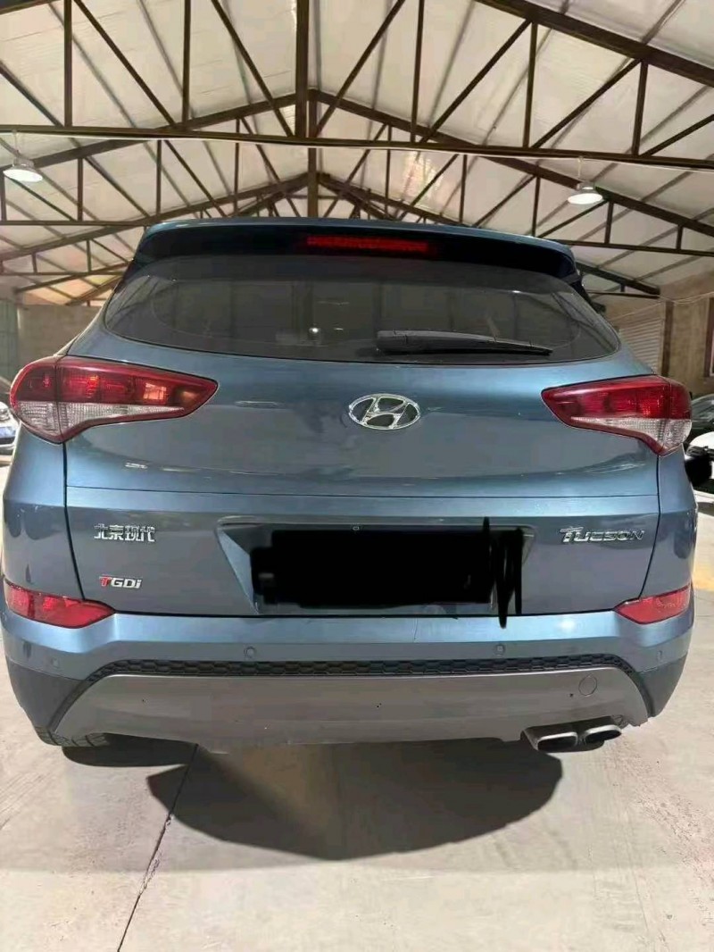 包头17年现代途胜8