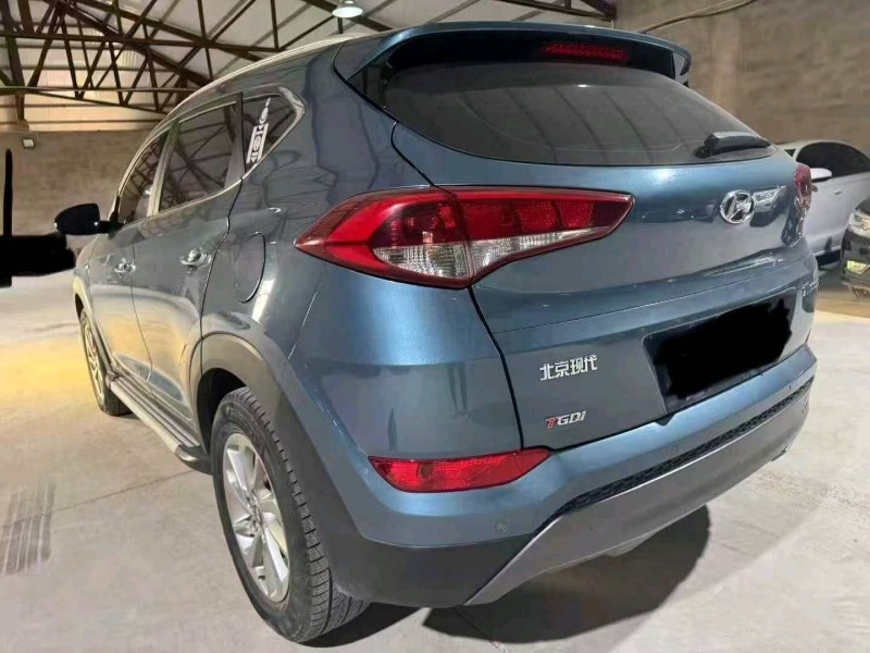 包头17年现代途胜9