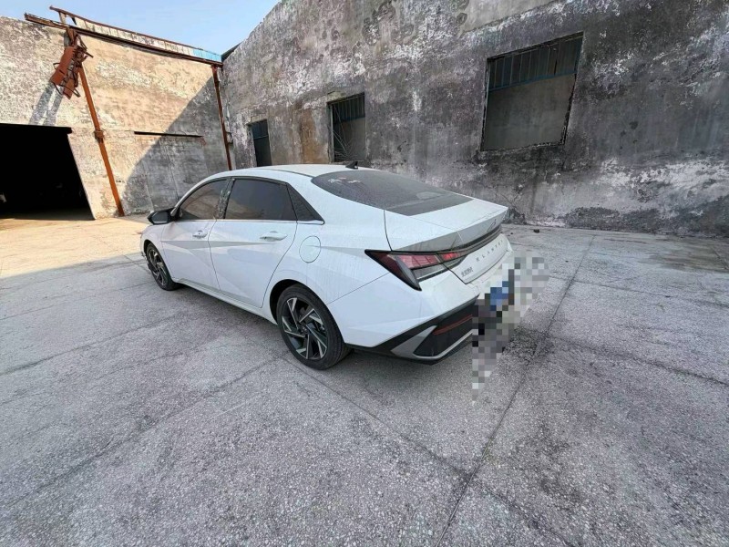 烟台25年现代伊兰特9