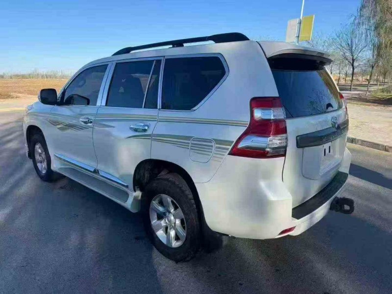 银川17年丰田普拉多5