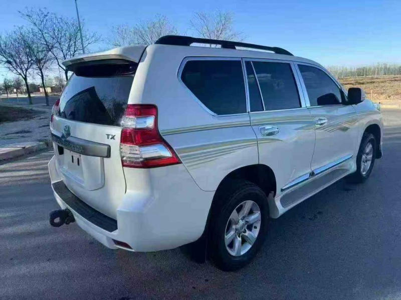 银川17年丰田普拉多6