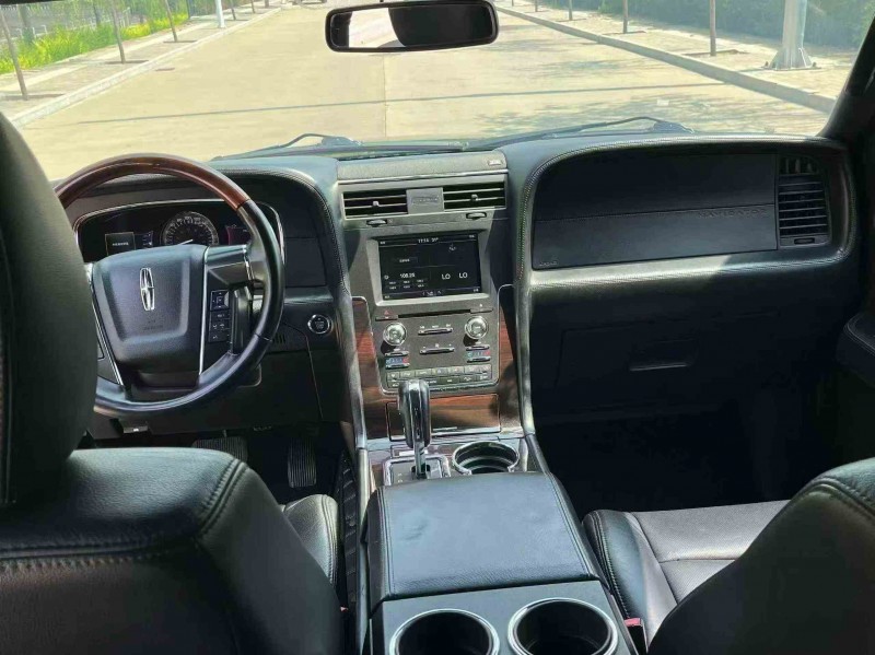 咸阳16年林肯领航员6