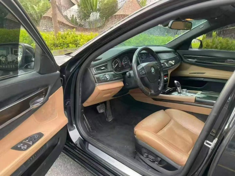 深圳13年宝马7系4