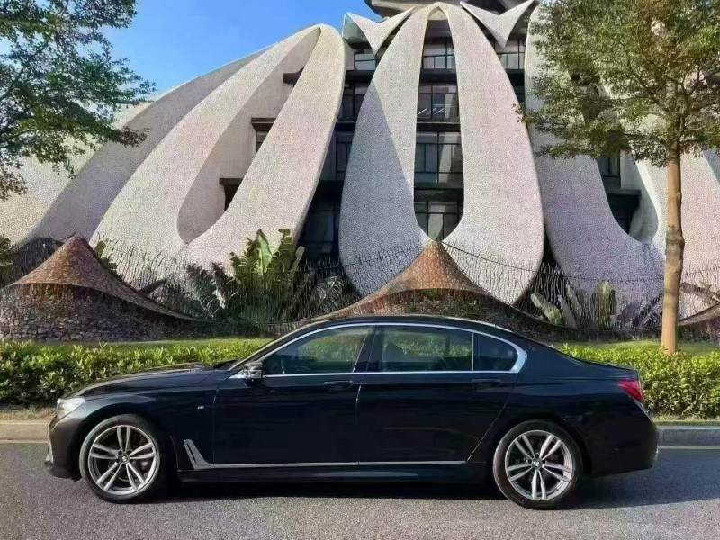 深圳17年宝马7系8