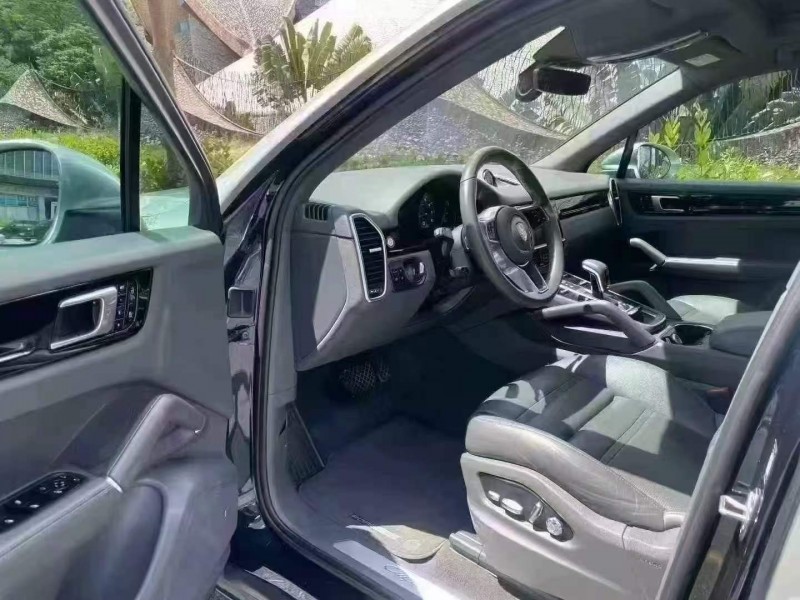 广州21年保时捷卡宴4