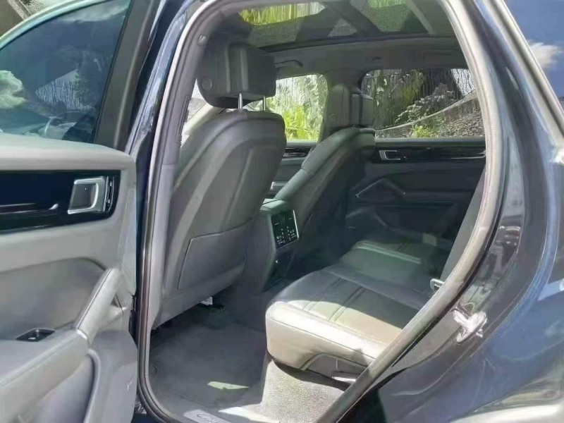 广州21年保时捷卡宴6