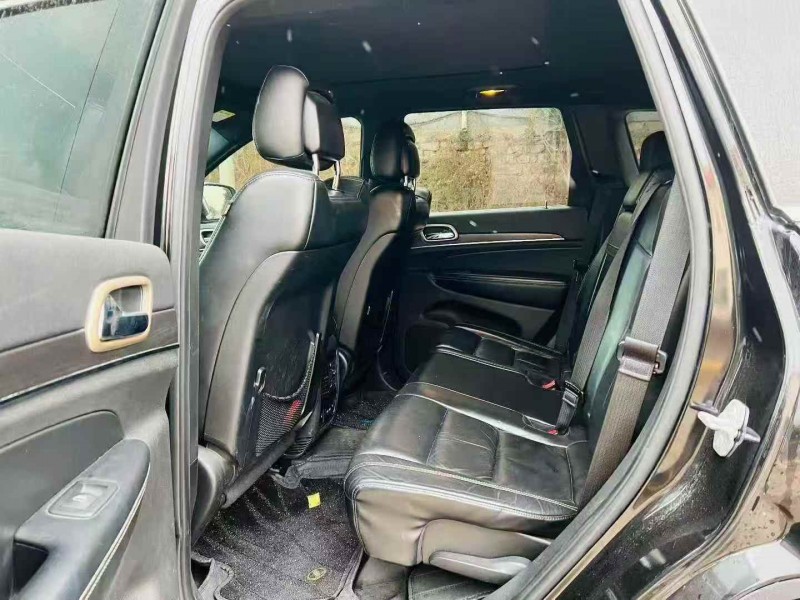 淄博16年Jeep大切诺基4