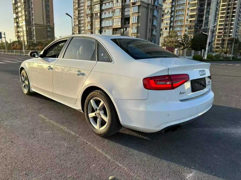 苏州16年奥迪A4L6