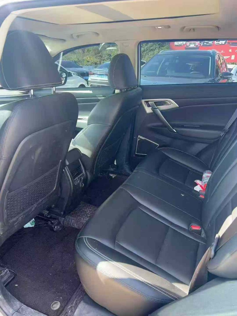 娄底17年吉利博越5