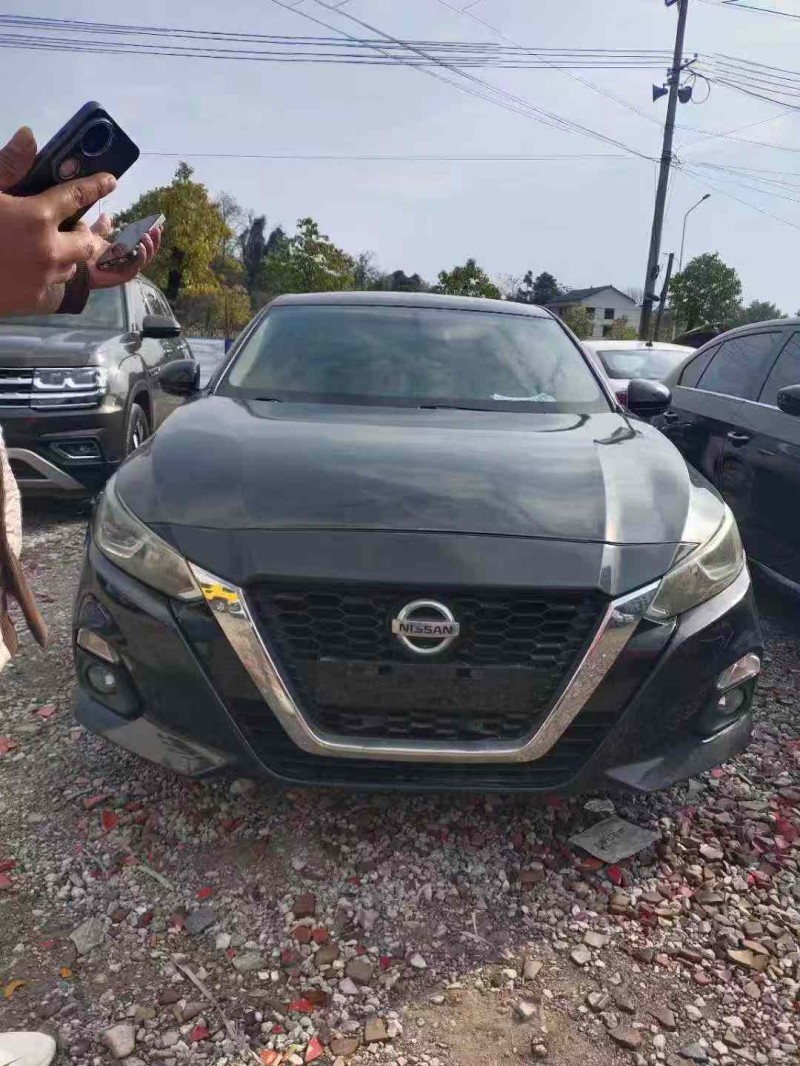 娄底22年日产天籁1