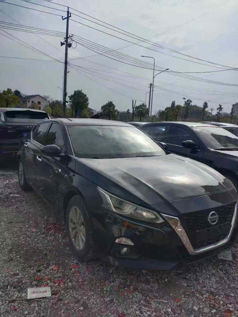 娄底22年日产天籁3