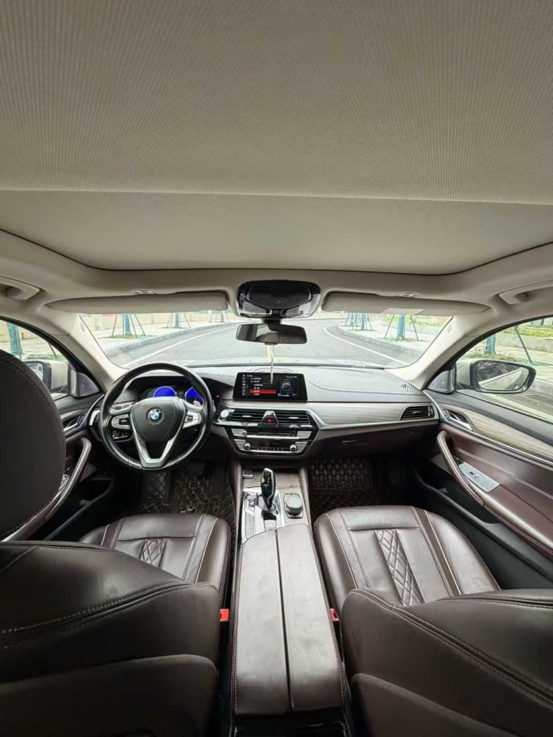 成都19年宝马5系6