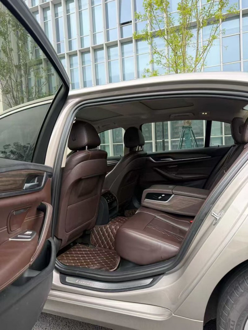 成都19年宝马5系7