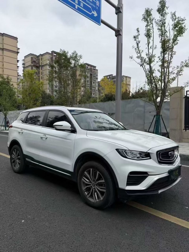 成都19年吉利博越2