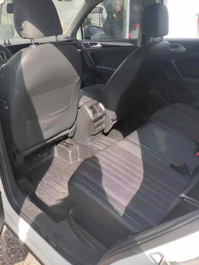 娄底22年大众途观5