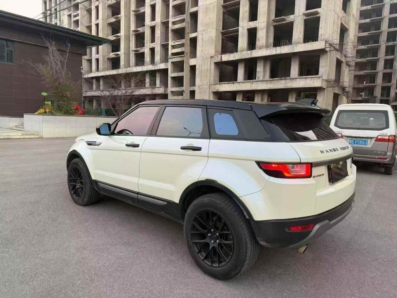 新乡17年路虎极光7