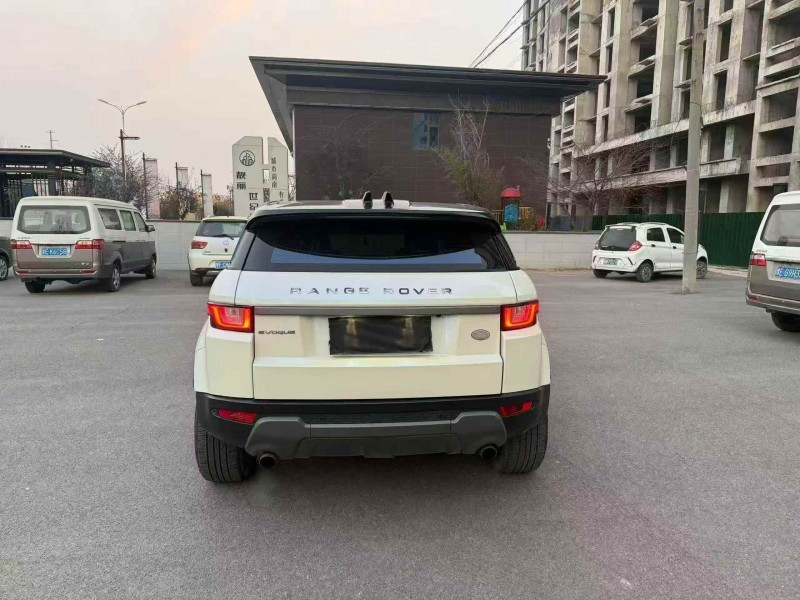 新乡17年路虎极光9