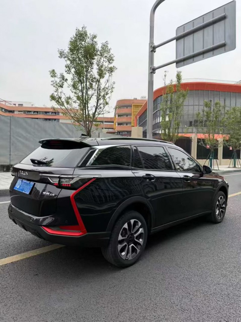 成都23年东风奕炫7