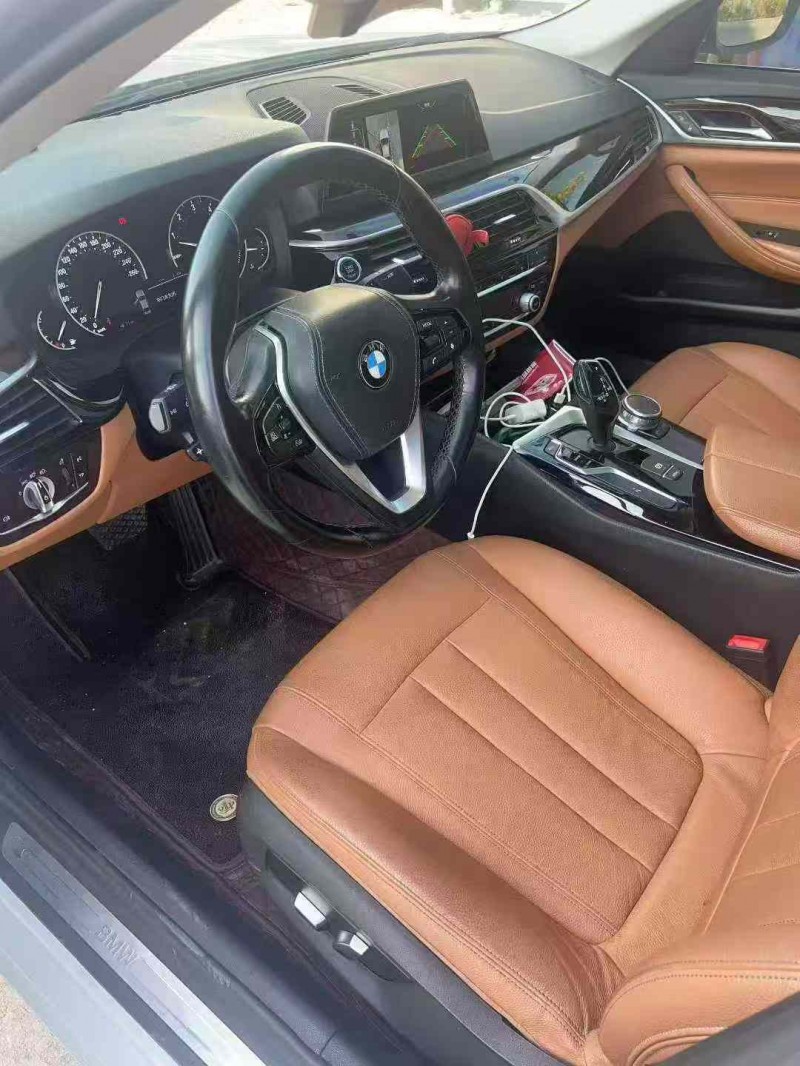 娄底18年宝马5系4