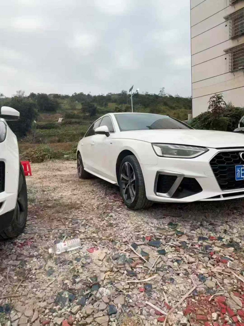 娄底21年奥迪A4L3