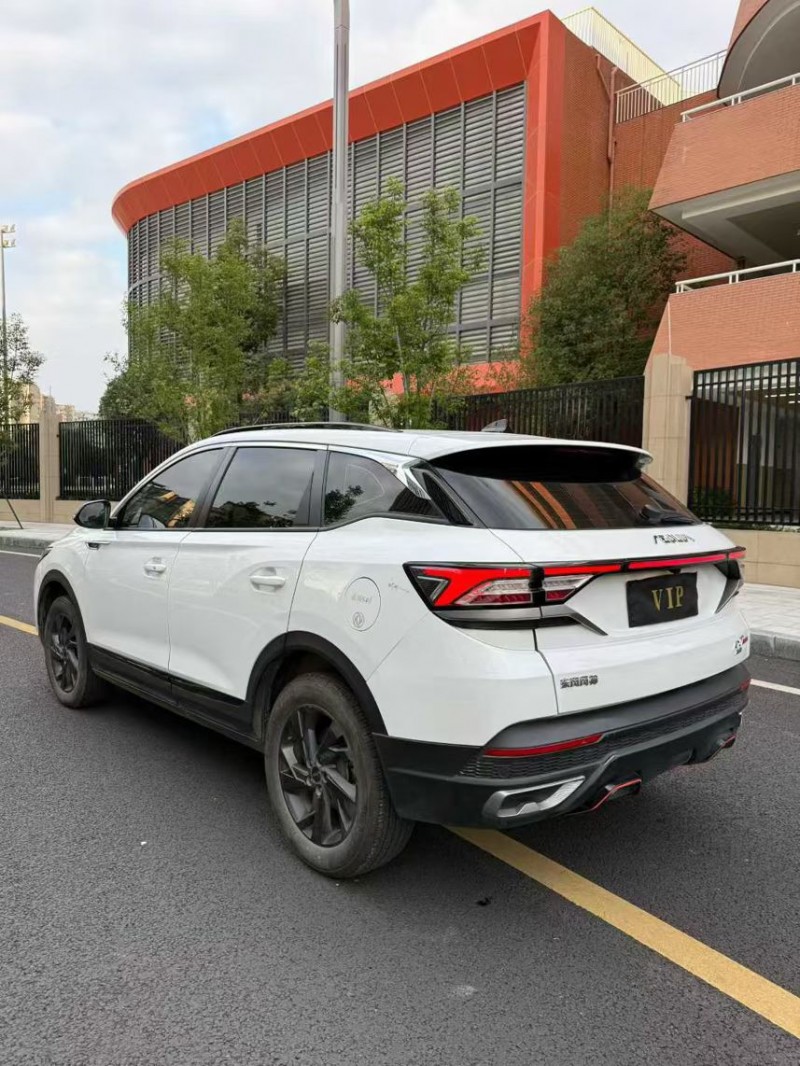 成都23年东风ax77