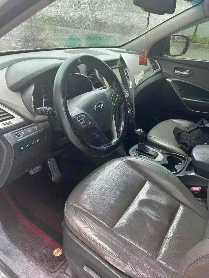 娄底13年现代新胜达4