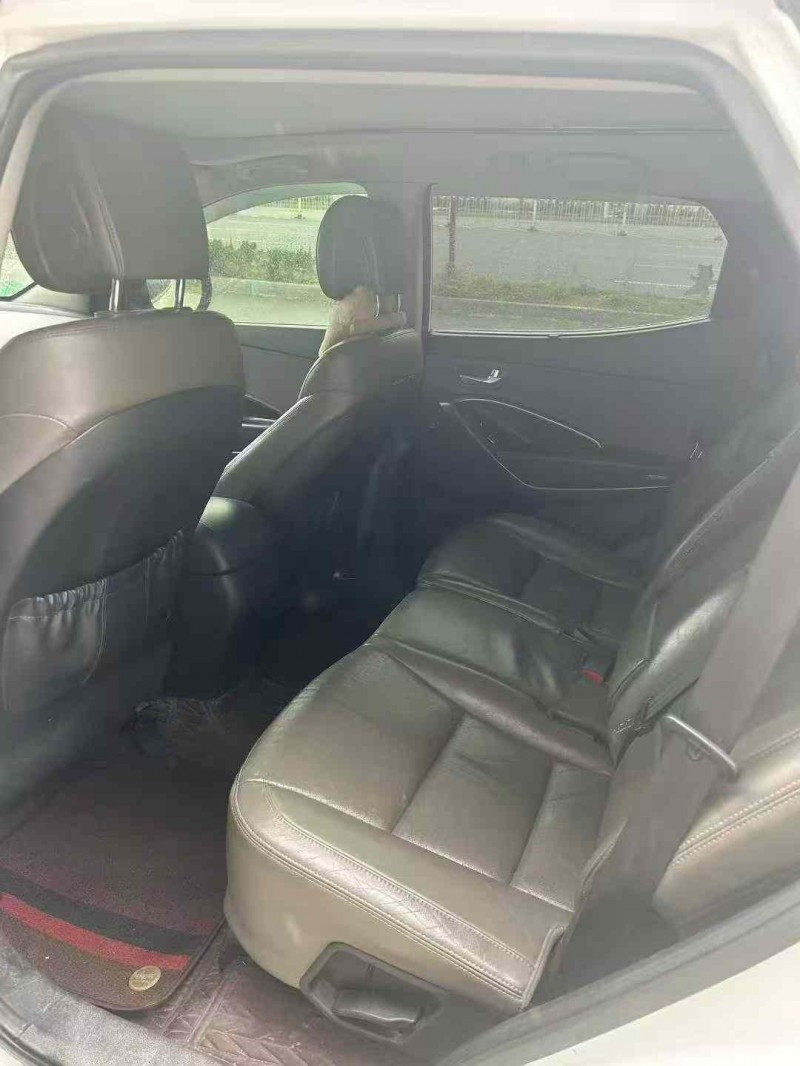 娄底13年现代新胜达5