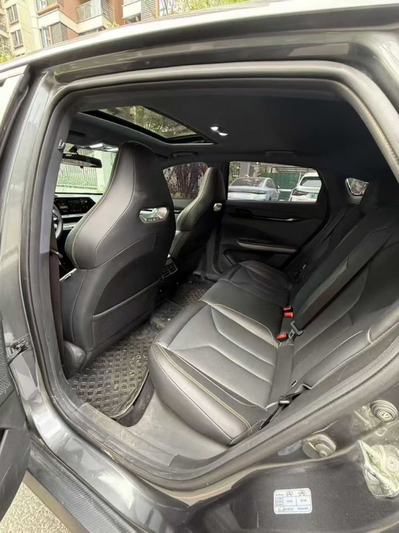 成都23年长安汽车UNI6