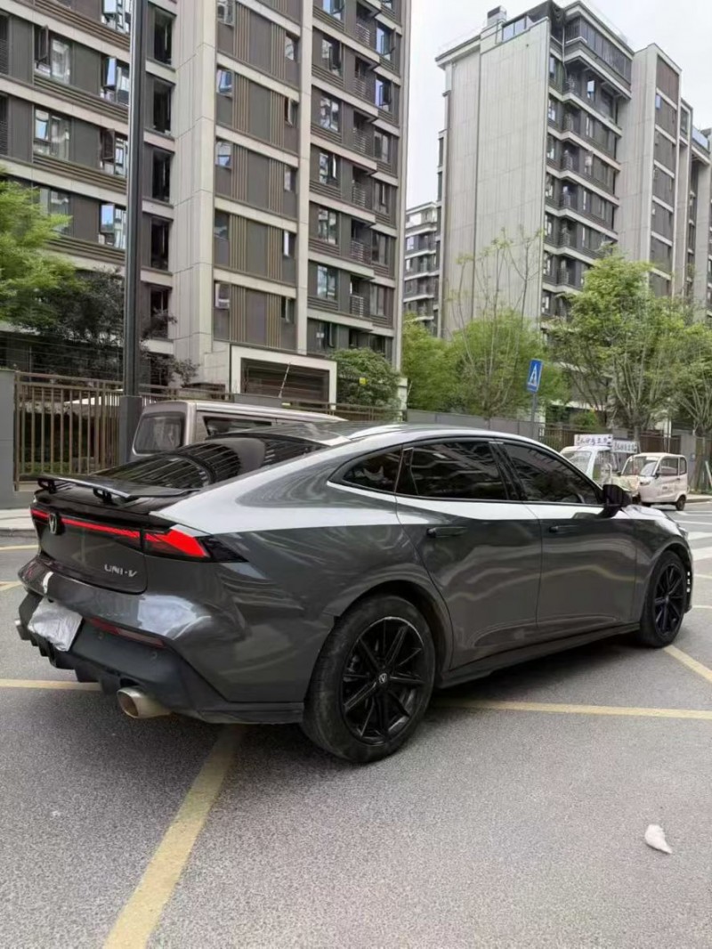 成都23年长安汽车UNI7