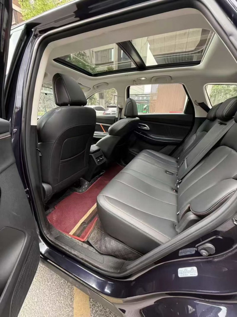 成都22年长安汽车欧尚8