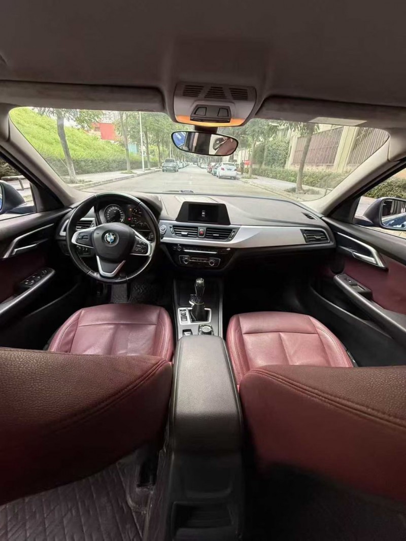 成都18年宝马1系9