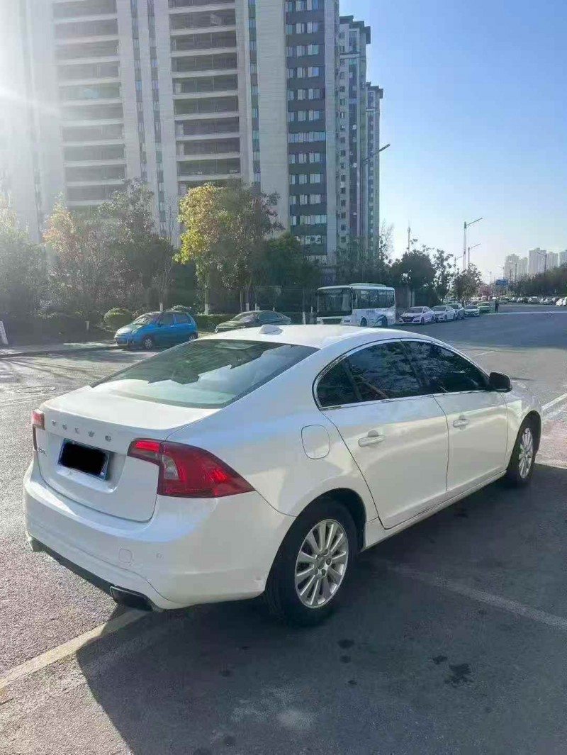 安庆16年沃尔沃S60L8