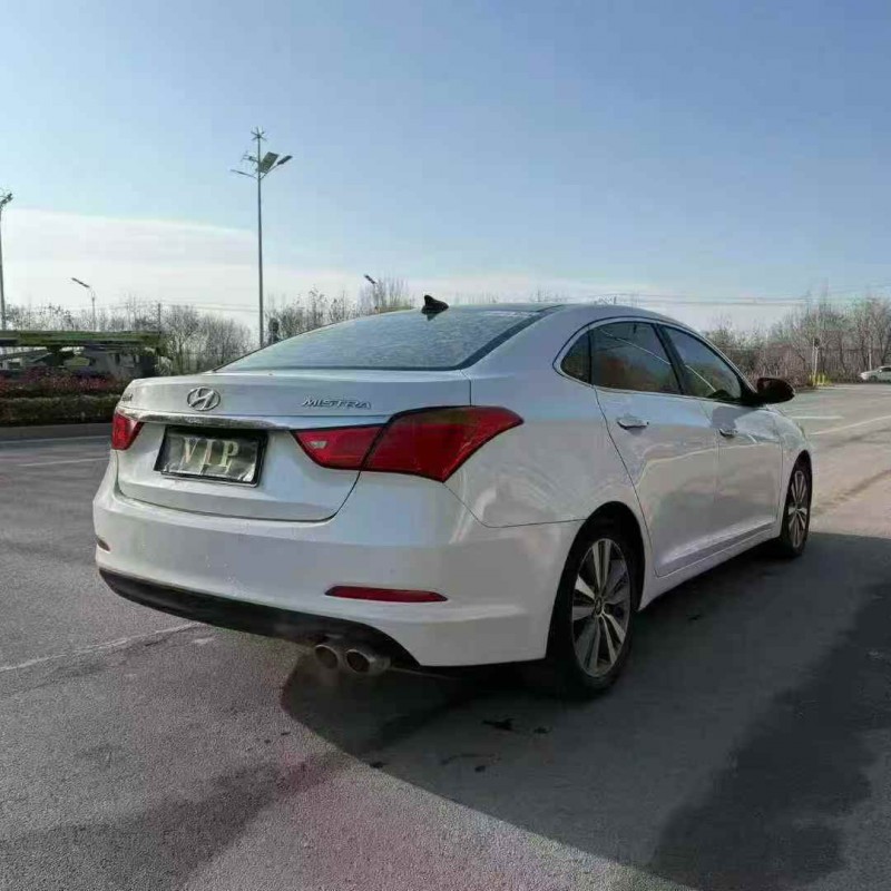 东营17年现代名图8