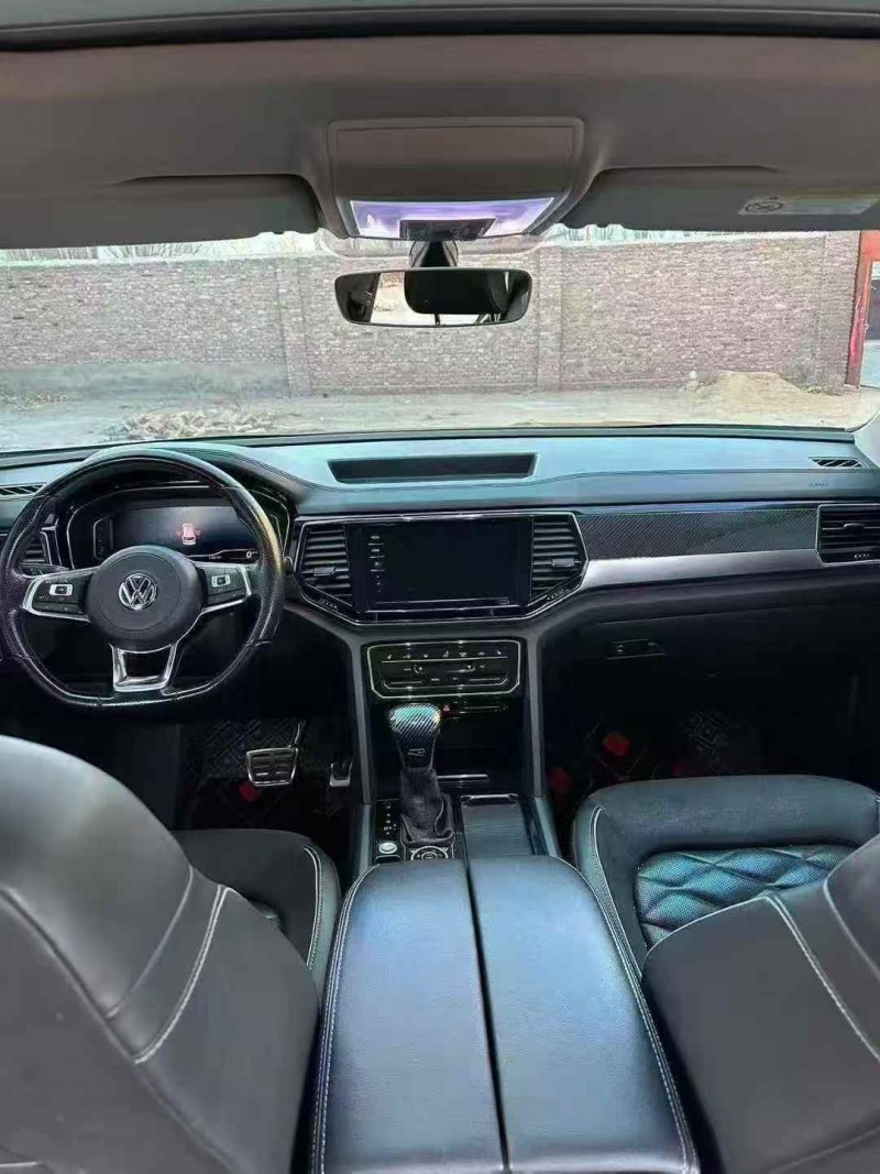 白银21年大众途昂7