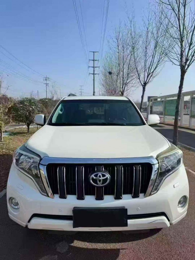 青岛17年丰田普拉多1