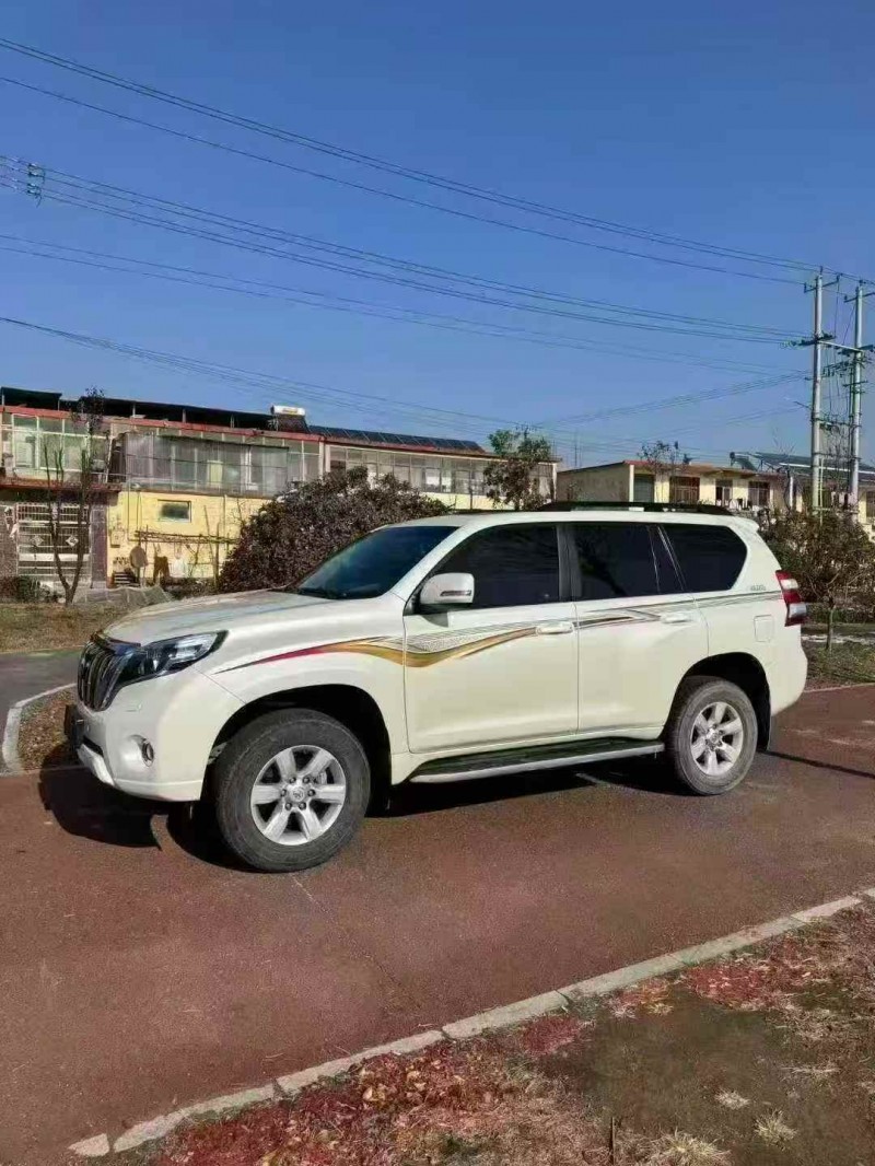 青岛17年丰田普拉多2