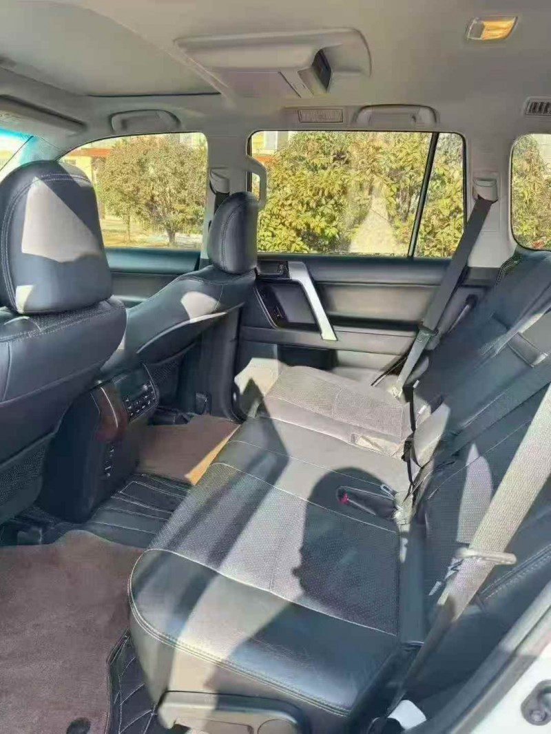 青岛17年丰田普拉多5