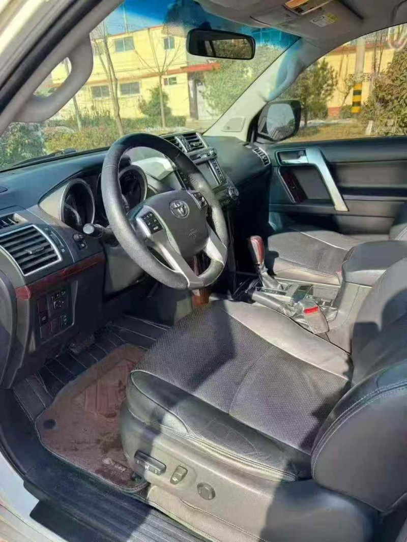 青岛17年丰田普拉多6