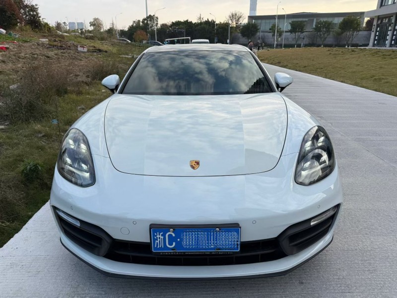聊城22年保时捷帕拉梅拉1