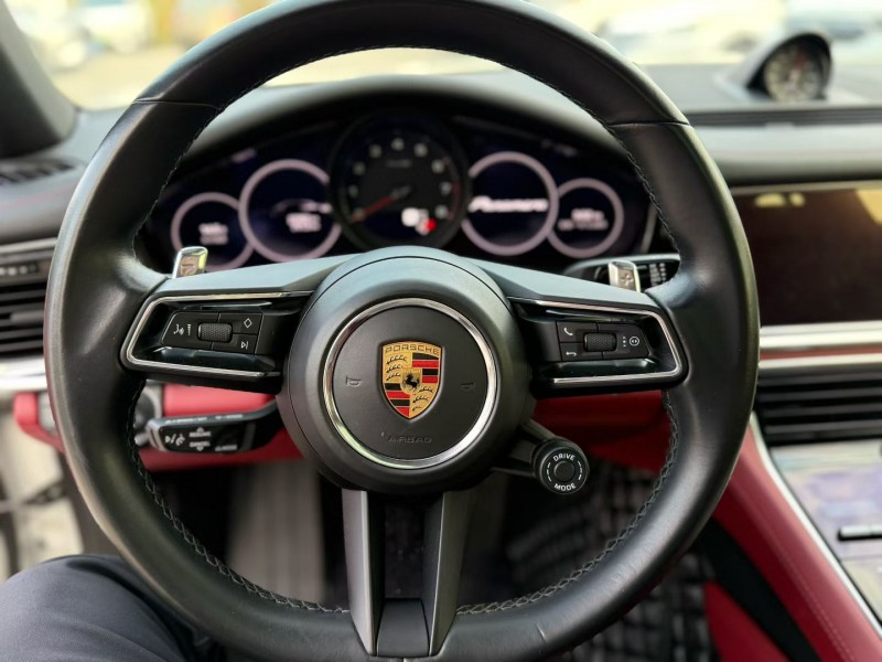 聊城22年保时捷帕拉梅拉8